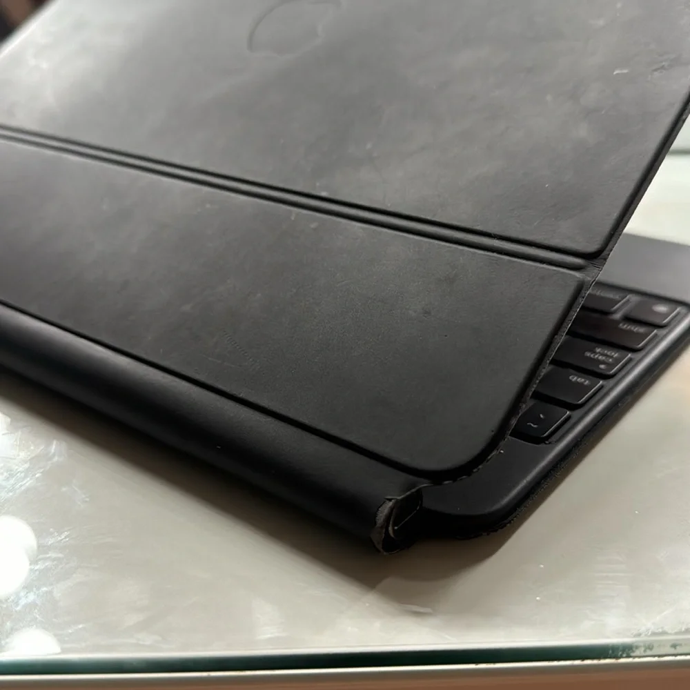 Apple iPad Pro 11inch Magic Keyboard- Black